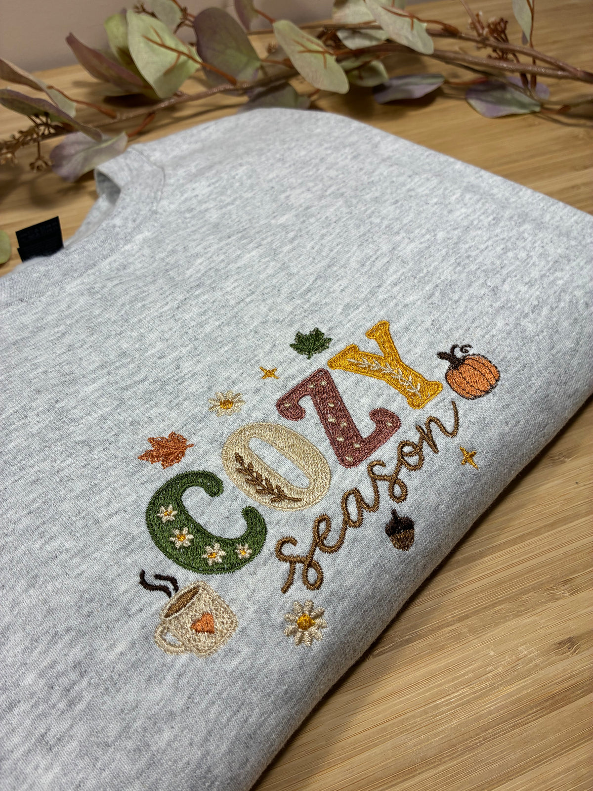 Cozy Season Embroidered Crewneck (Prêt-à-partir, size L)