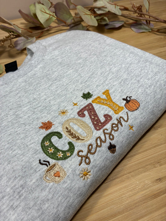 Cozy Season Embroidered Crewneck (Prêt-à-partir, size L)