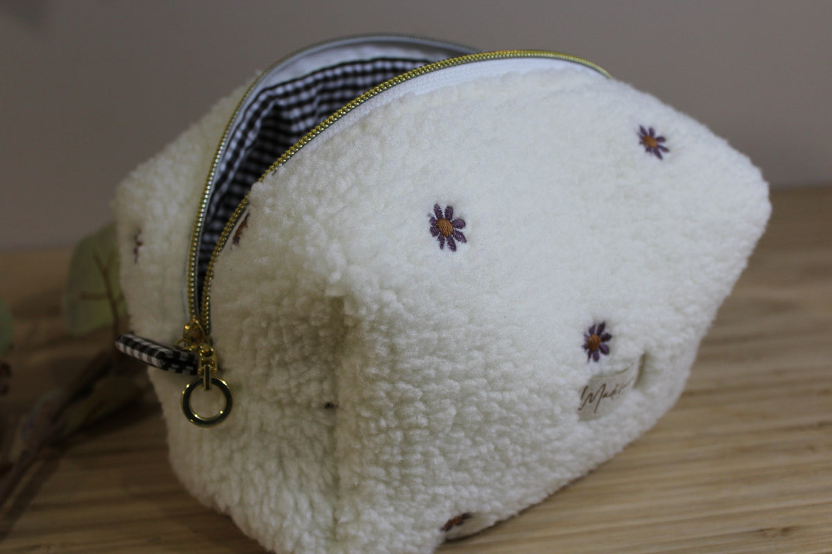 Medium cosmetic bag • Collection Marguerite